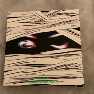 Kylie cosmetic Halloween palette